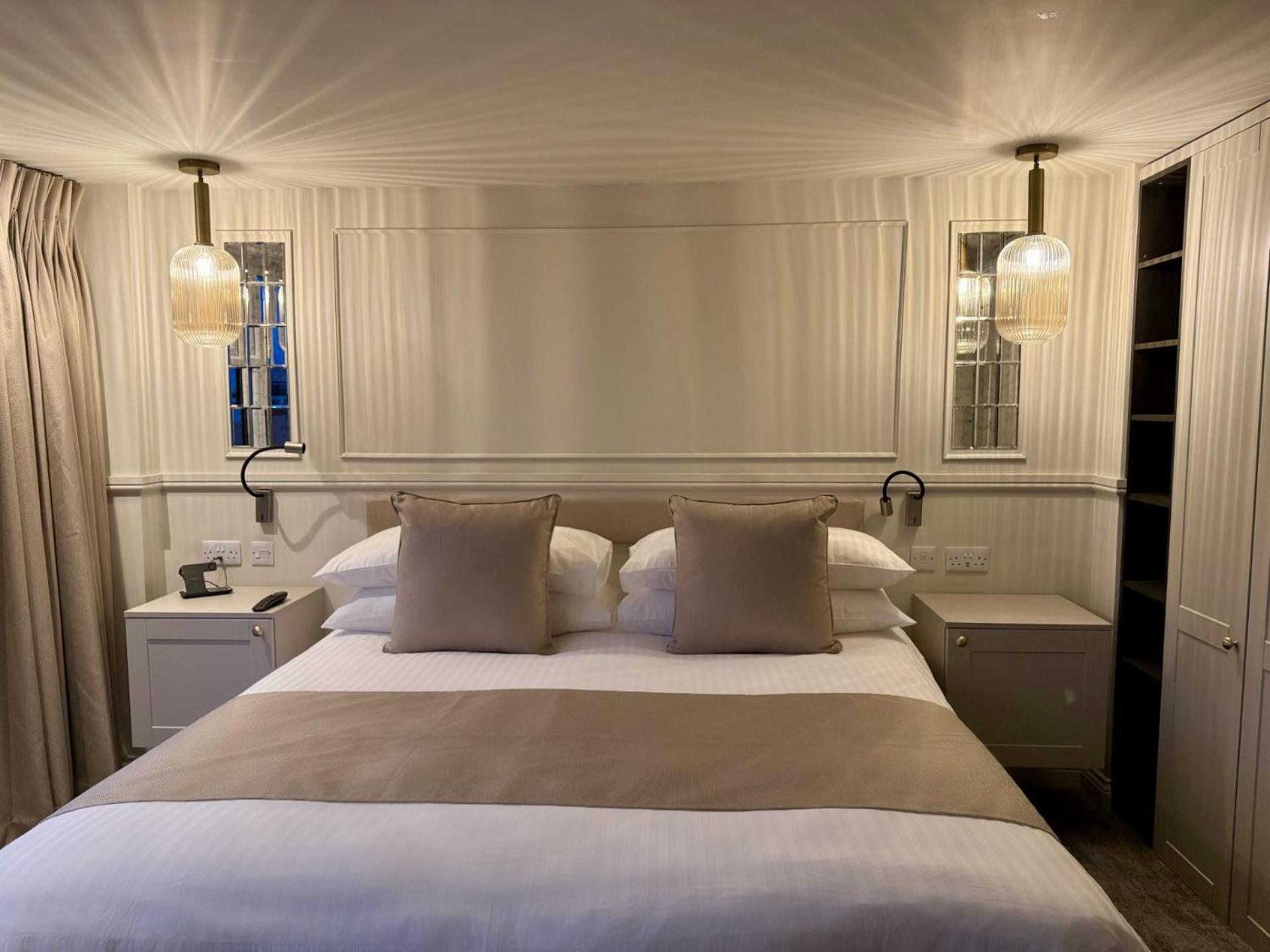 Number 3 Pier Road Suites Γουίτμπι Εξωτερικό φωτογραφία
